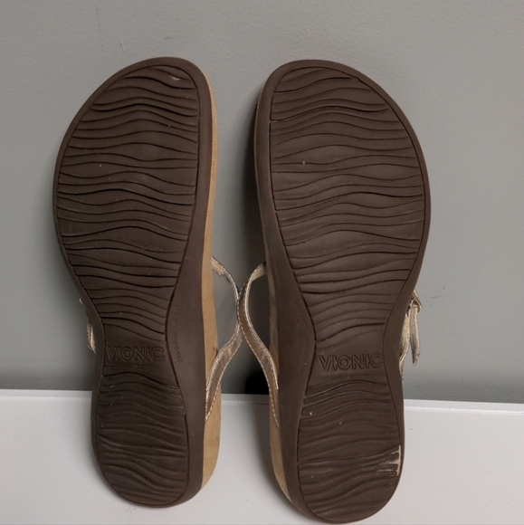 Vionic Ricci Gold Orthotic Sandals Size 9 - Picture 3 of 3